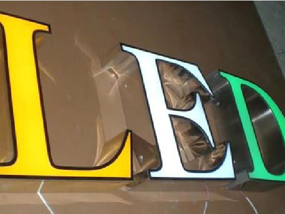 和县介绍LED招牌的基础知识。